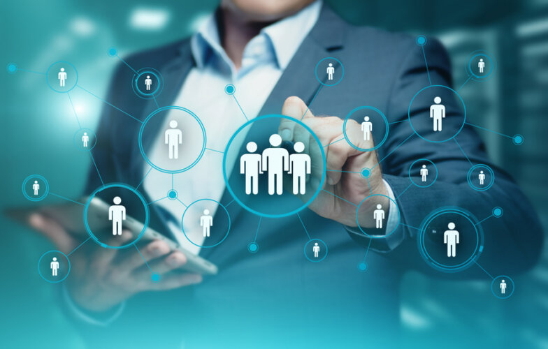 How To Draw New Customers & Keep The Sales Momentum Going This Holiday Season